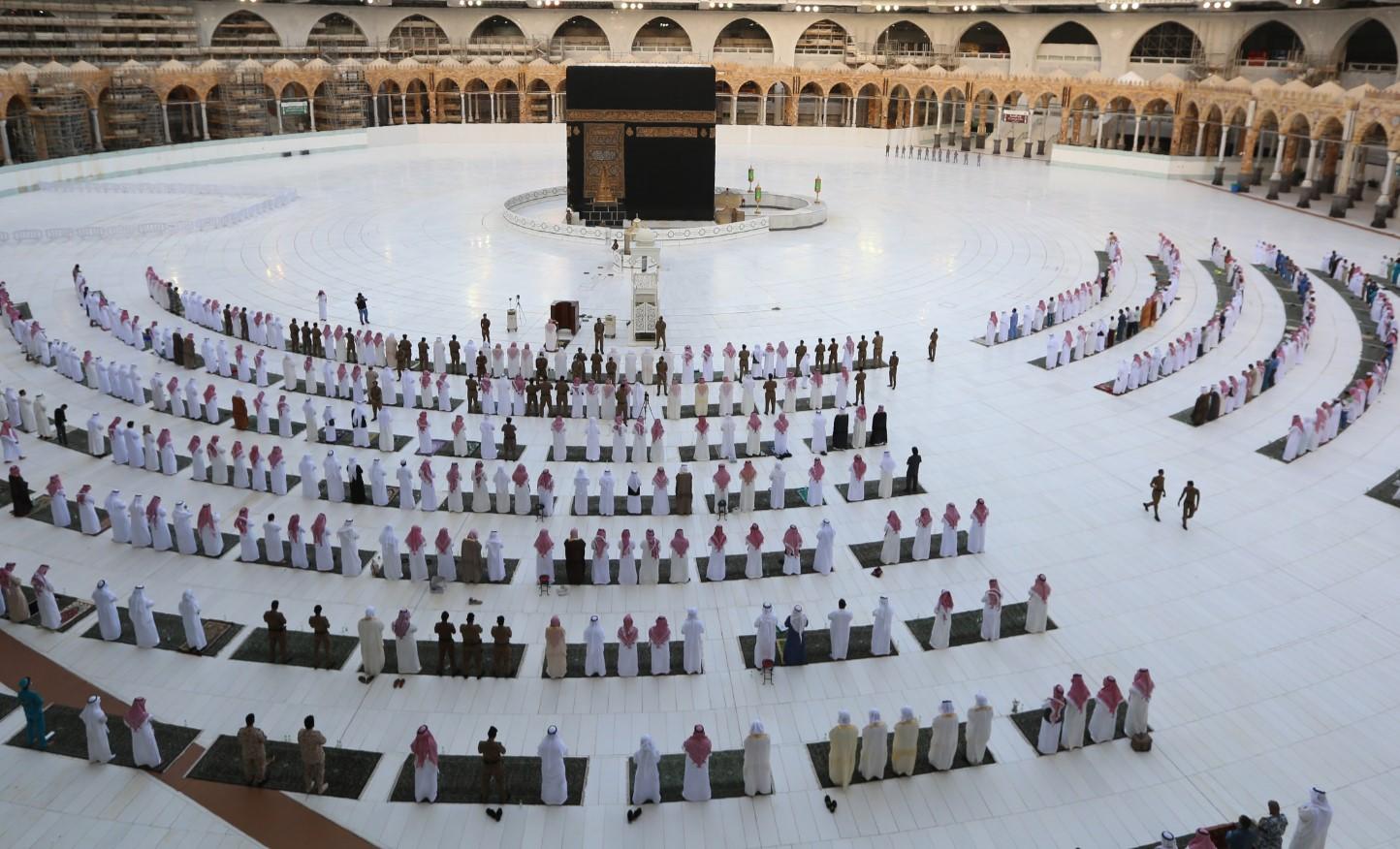 Pogledajte kako su muslimani širom svijeta dočekali Ramazanski bajram za vrijeme koronavirusa