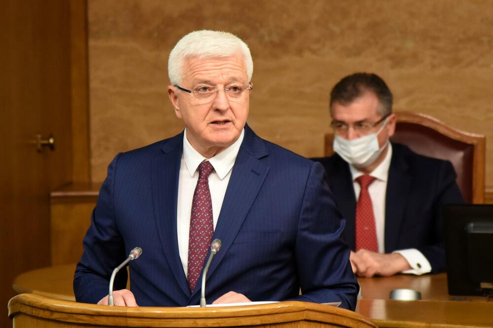 Marković odgovarao je danas u Skupštini Crne Gore na pitanja poslanika - Avaz