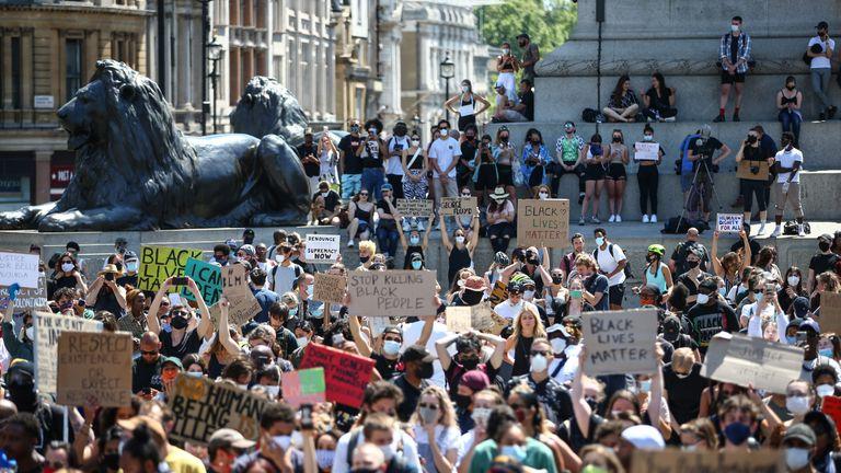 Protesti u Londonu - Avaz