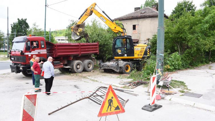 Uklanjanje objekata na trasi Prve transverzale - Avaz