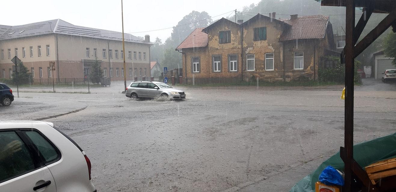 Veliko nevrijeme pogodilo dijelove BiH, najteže u Tuzlanskom kantonu