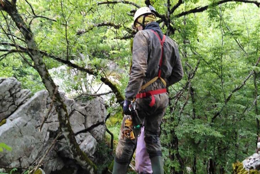 Otrkivena djelimično istražena jama - Avaz