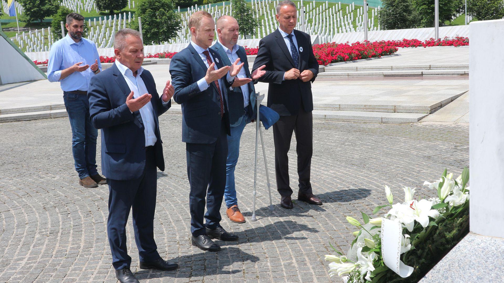 Bošnjački delegati posjetili Memorijalni centar