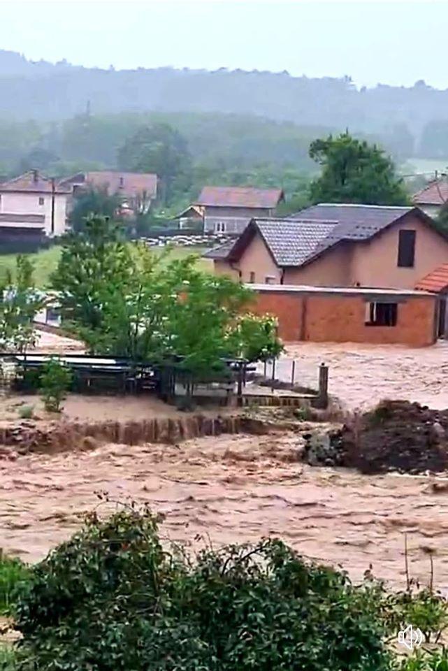 Dramatično u Živinicama: Na terenu samo jedan pripadnik Civilne zaštite, ostali su u izolaciji zbog korone