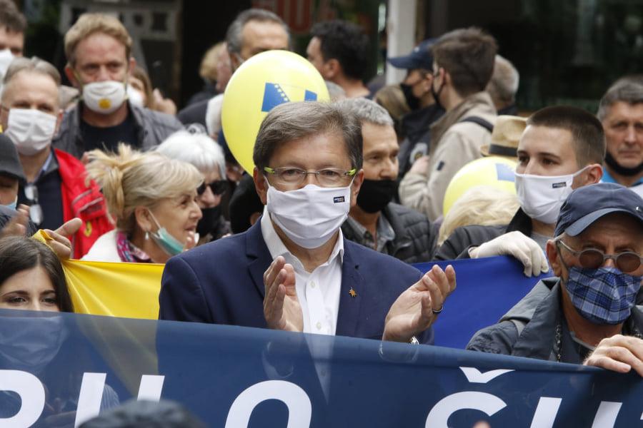 Mirsad Hadžikadić na protestnoj šetnji u Sarajevu - Avaz