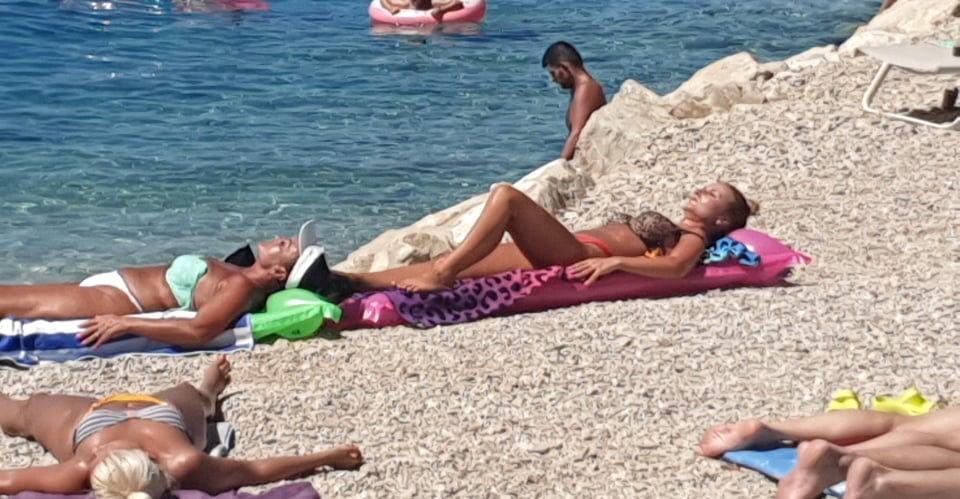 Ispunjene i plaže u Tučepima: Domaćini se nadaju da će spasiti sezonu