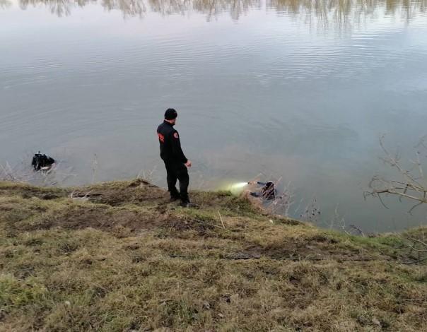 U koritu rijeke Une pronađeno tijelo muškarca