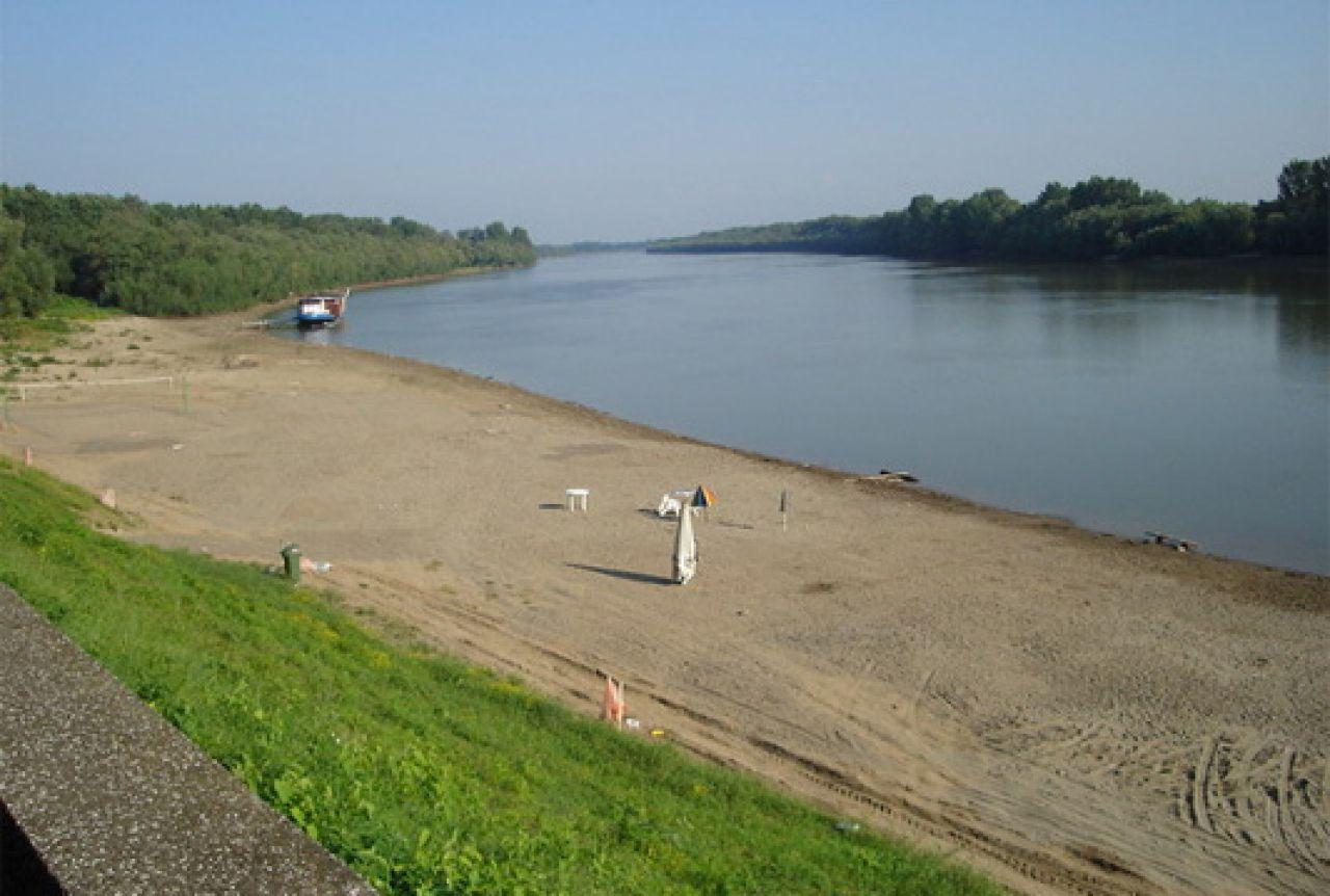 Kupač se utopio na šljunkari u selu Tolisa