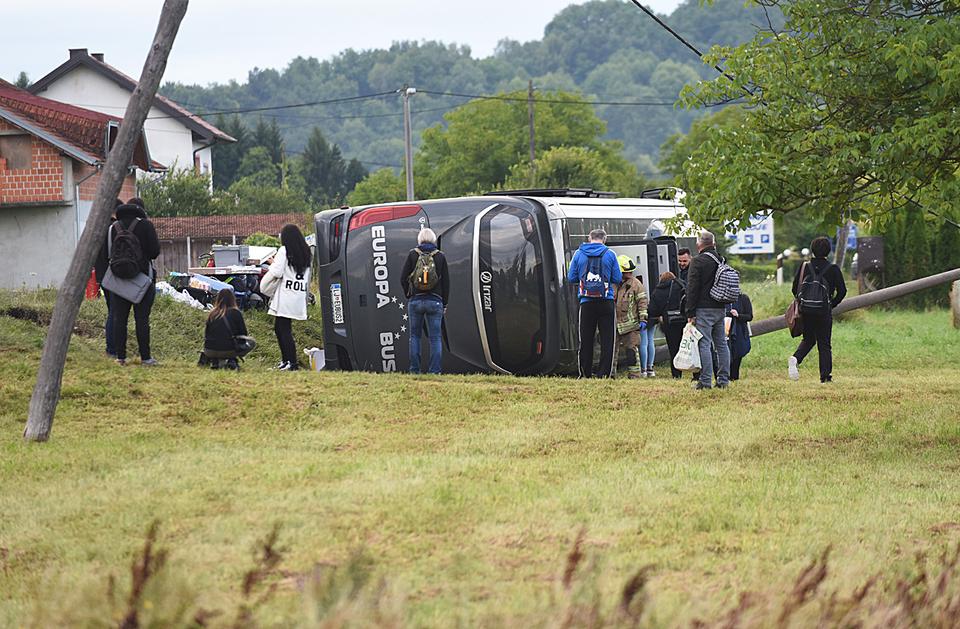 Vozač autobusa zadržan, četvero putnika otpušteno iz bolnice