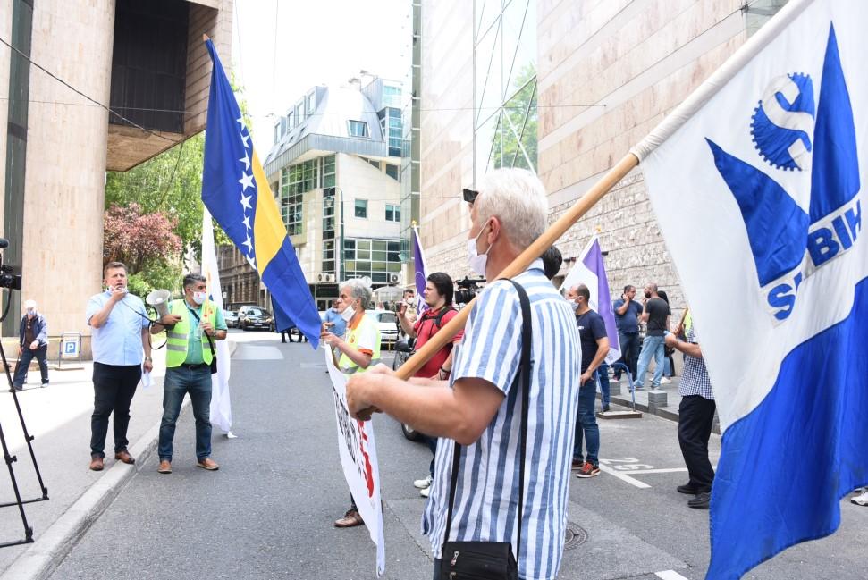 Sindikat tvrdi da će biti prinuđen na generalni štrajk - Avaz