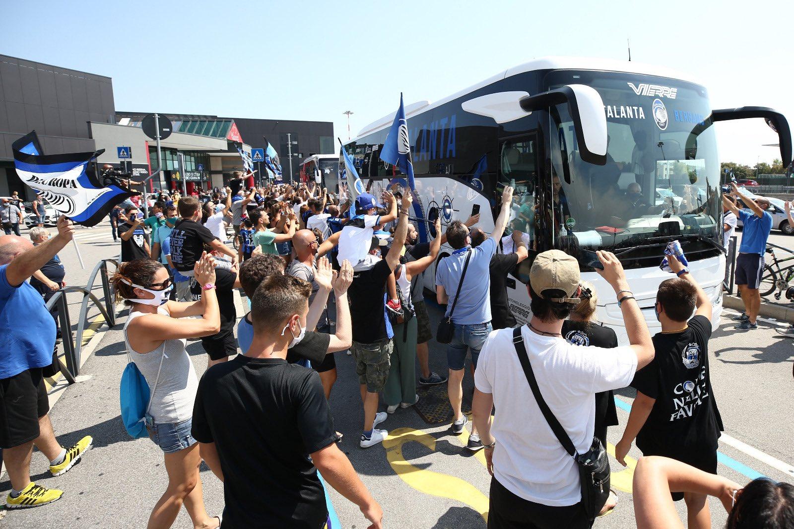 Ispali iz Lige prvaka, navijači im priredili doček