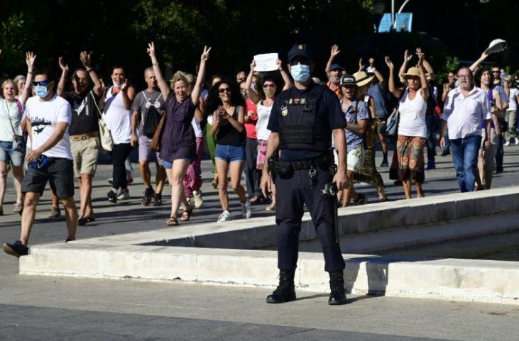 U Madridu održani protesti zbog obaveze nošenja maski