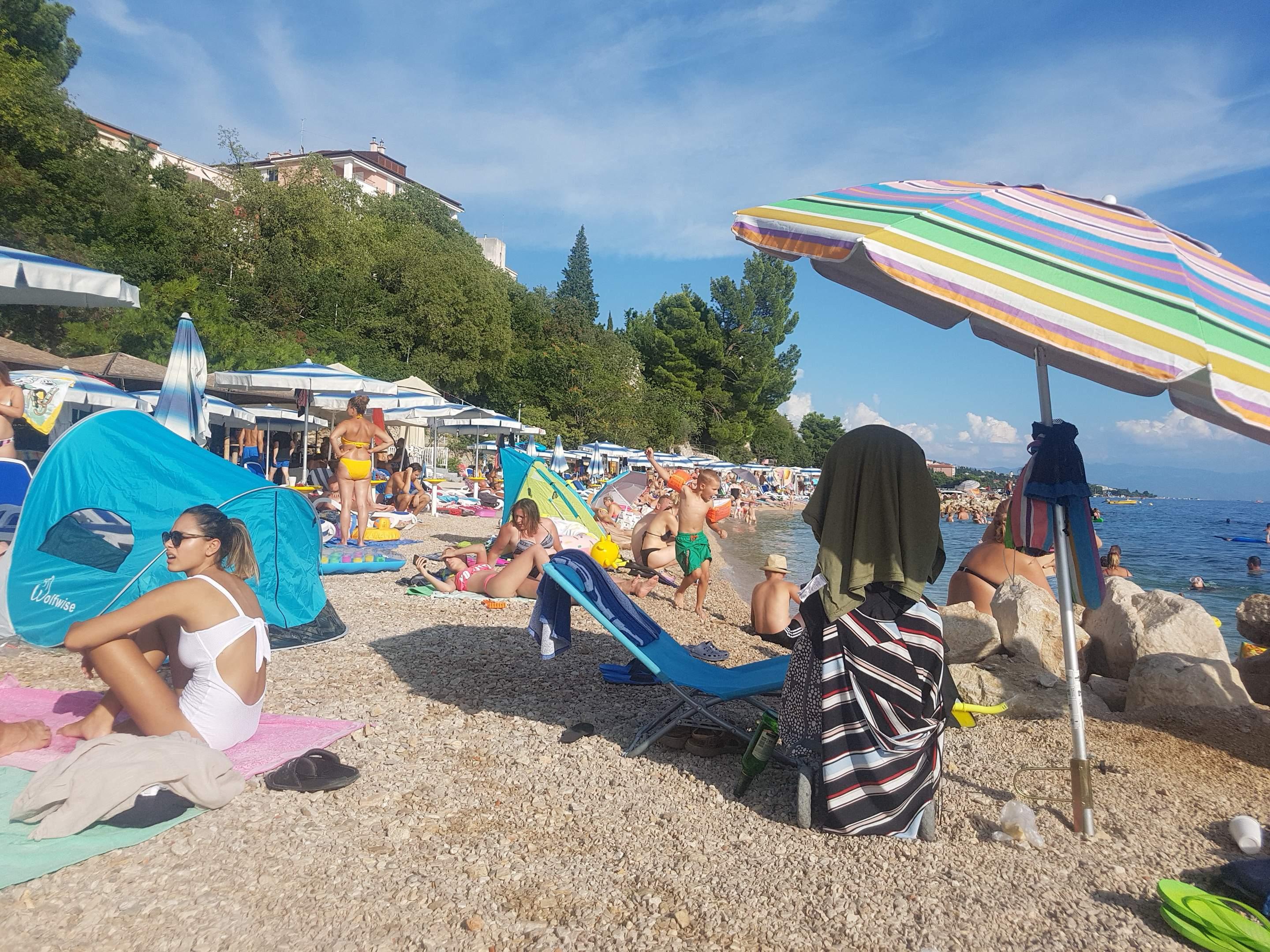 Bosanci „okupirali“ plaže - Avaz