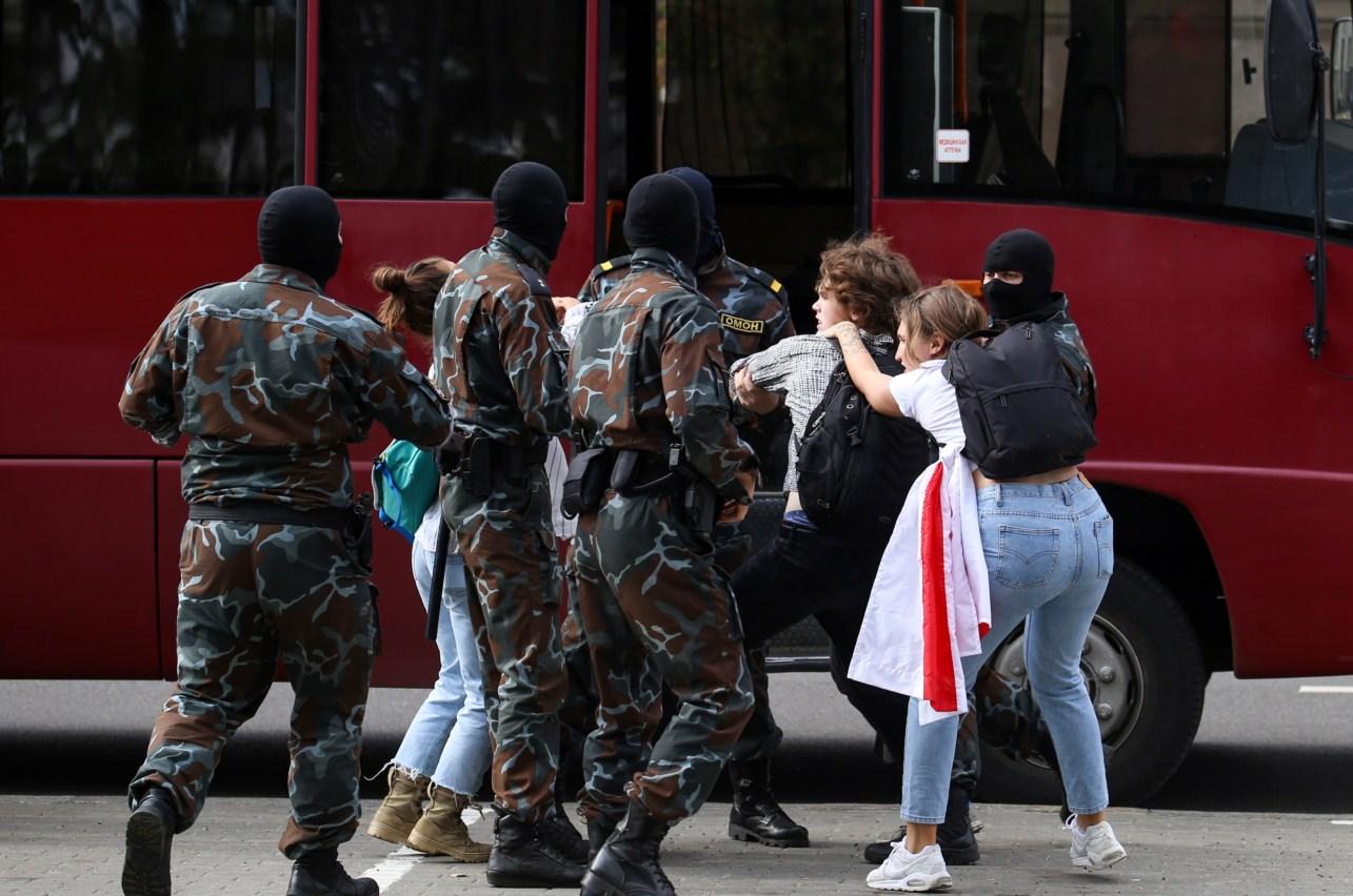 Uhapšeno nekoliko demonstranata - Avaz