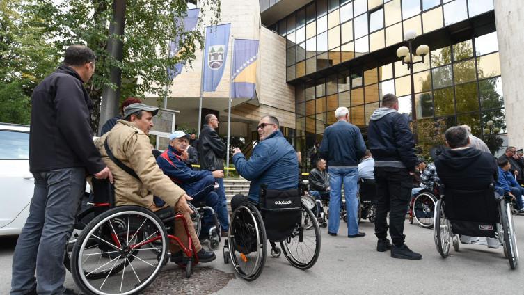 Borcima invalidnine povećane od 0,90 do 40 KM!