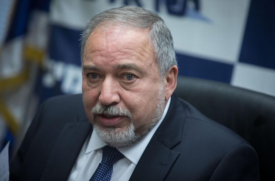 Liberman: Netanjahu gura Izrael prema građanskom ratu