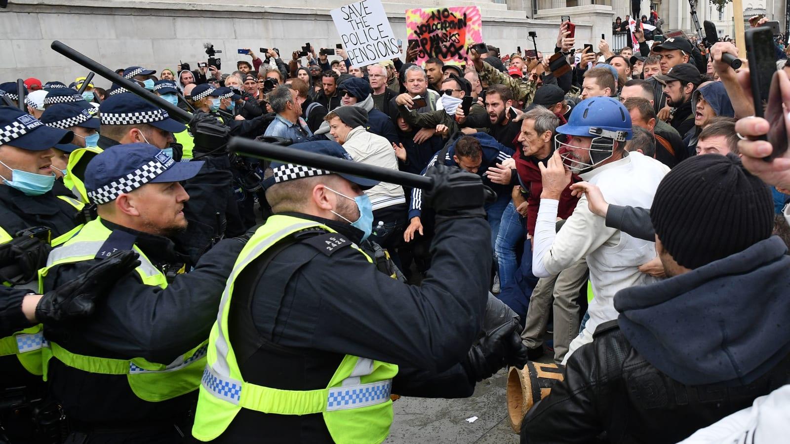 Sukob demonstranata i policije - Avaz