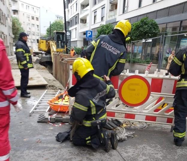 Radnici plakali dok su pomagali kolegi koji se borio za život pod zemljom