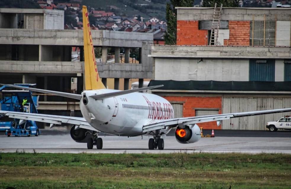 Zapalio se motor aviona na Sarajevskom aerodromu