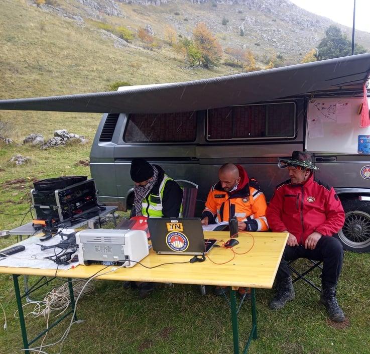 Neizostavna komunikacija sa kolegama - Avaz