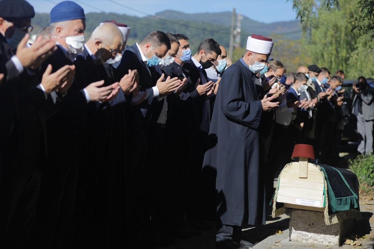 Na mezarju Ravne Bakije klanjana dženaza Ismetu Kasumagiću