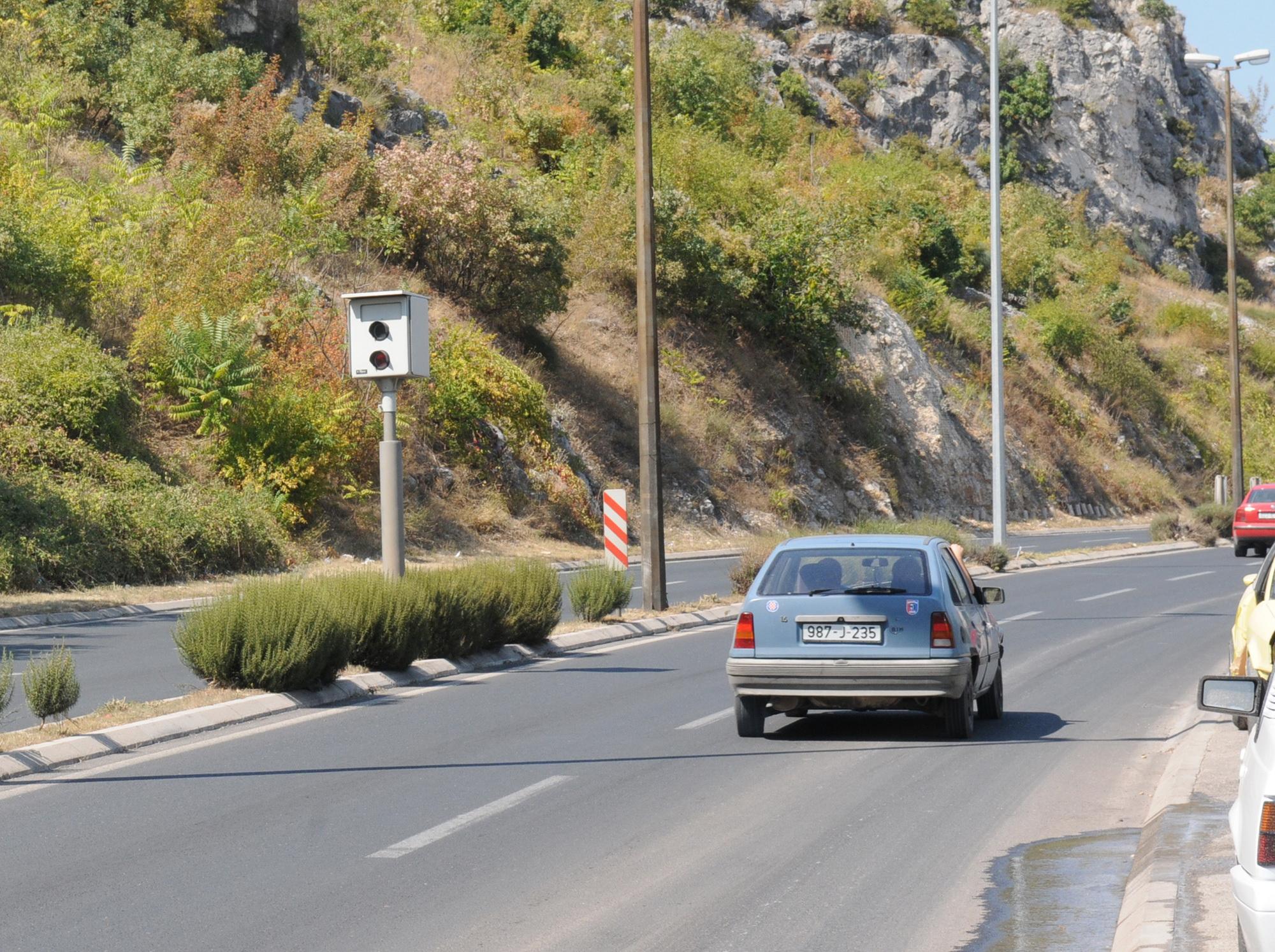 Mostarce prati "Renata"