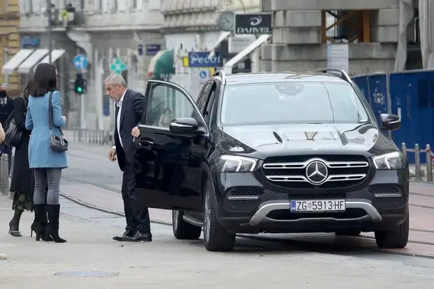 Bandićev A6 na popravci, pa kao zamjenu koristi "zvijer" vrijednu oko 220.000 KM