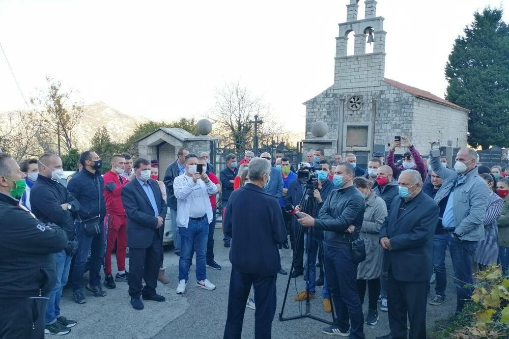 Uhapšeni sveštenik Jovan Plamenac i njegov sin, osumnjičeni da su oskrnavili grob - Avaz