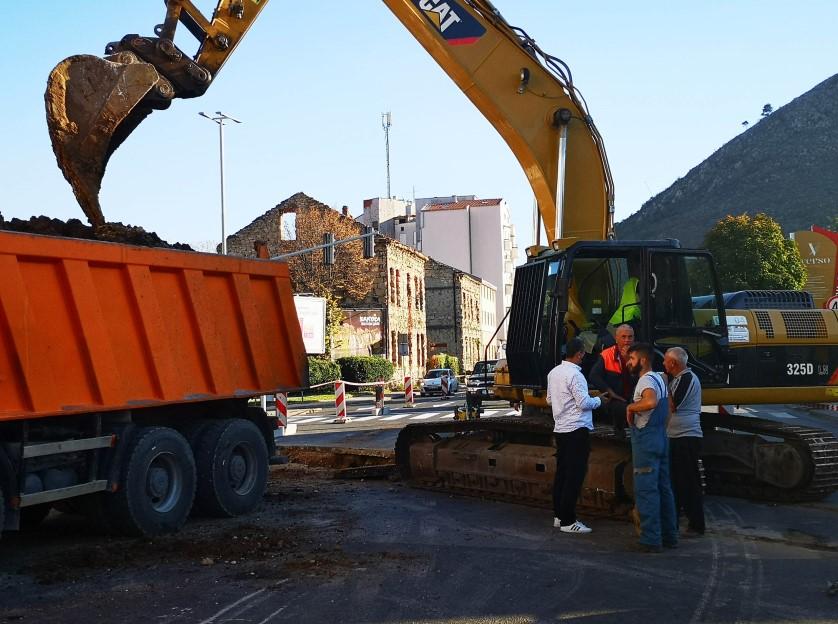 Danas na Bulevaru: Zatrpavali je zemljom pa krpili - Avaz