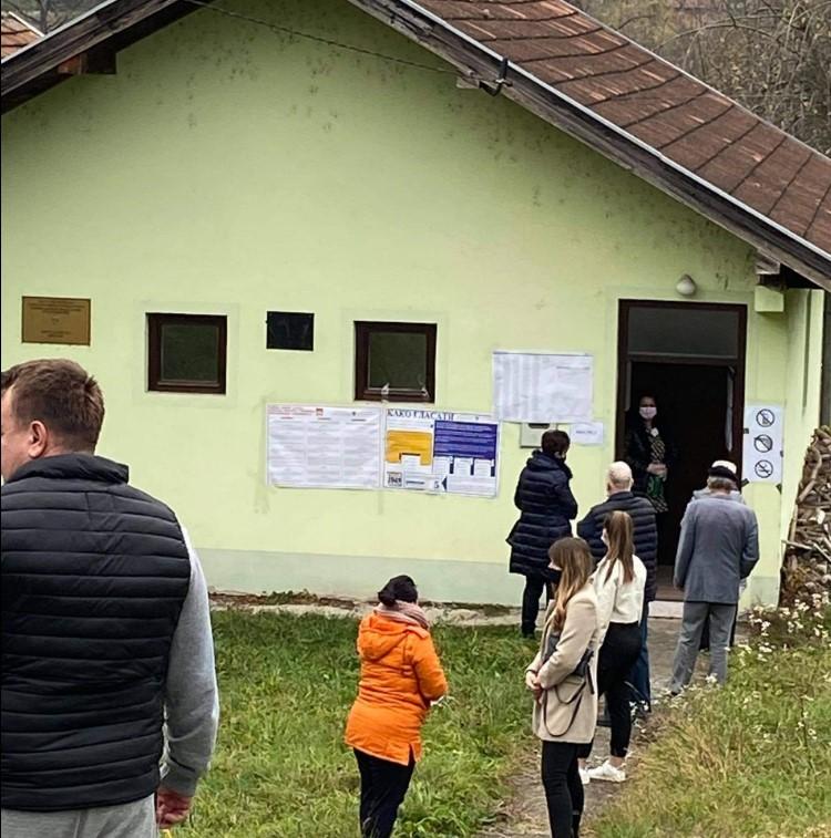 Do 11 sati glasalo 19,82 posto birača u Goraždu