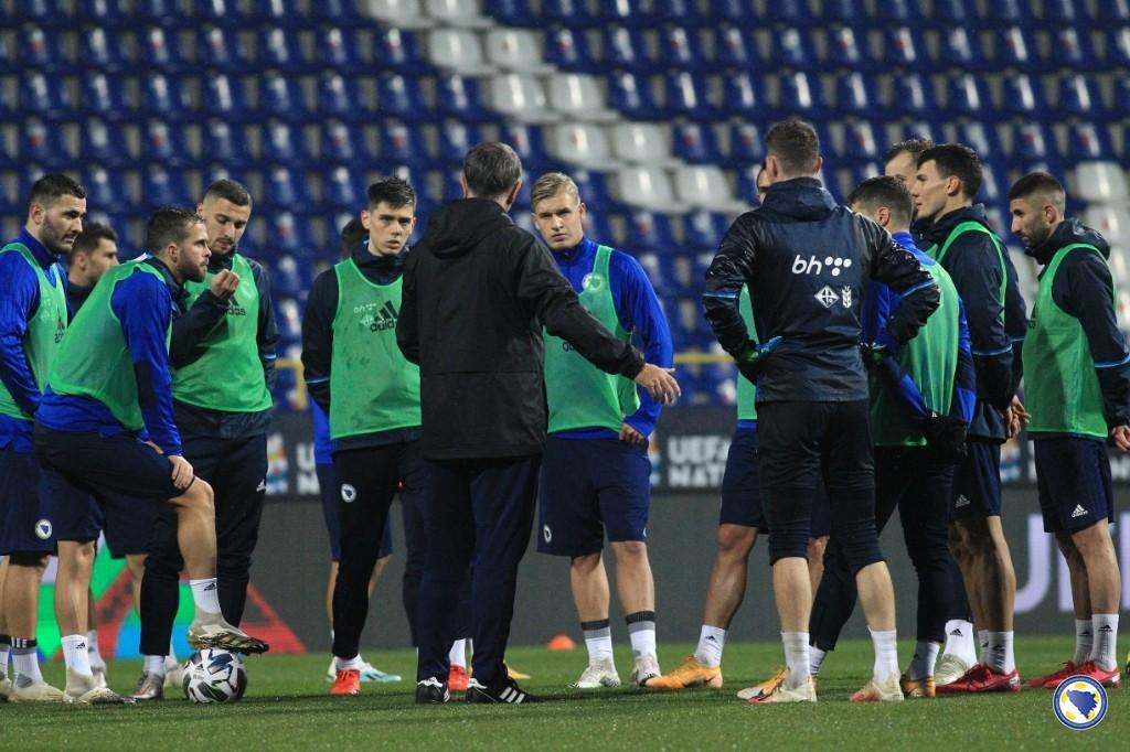 Sa sinoćnjeg treninga reprezentacije BiH na Grbavici - Avaz