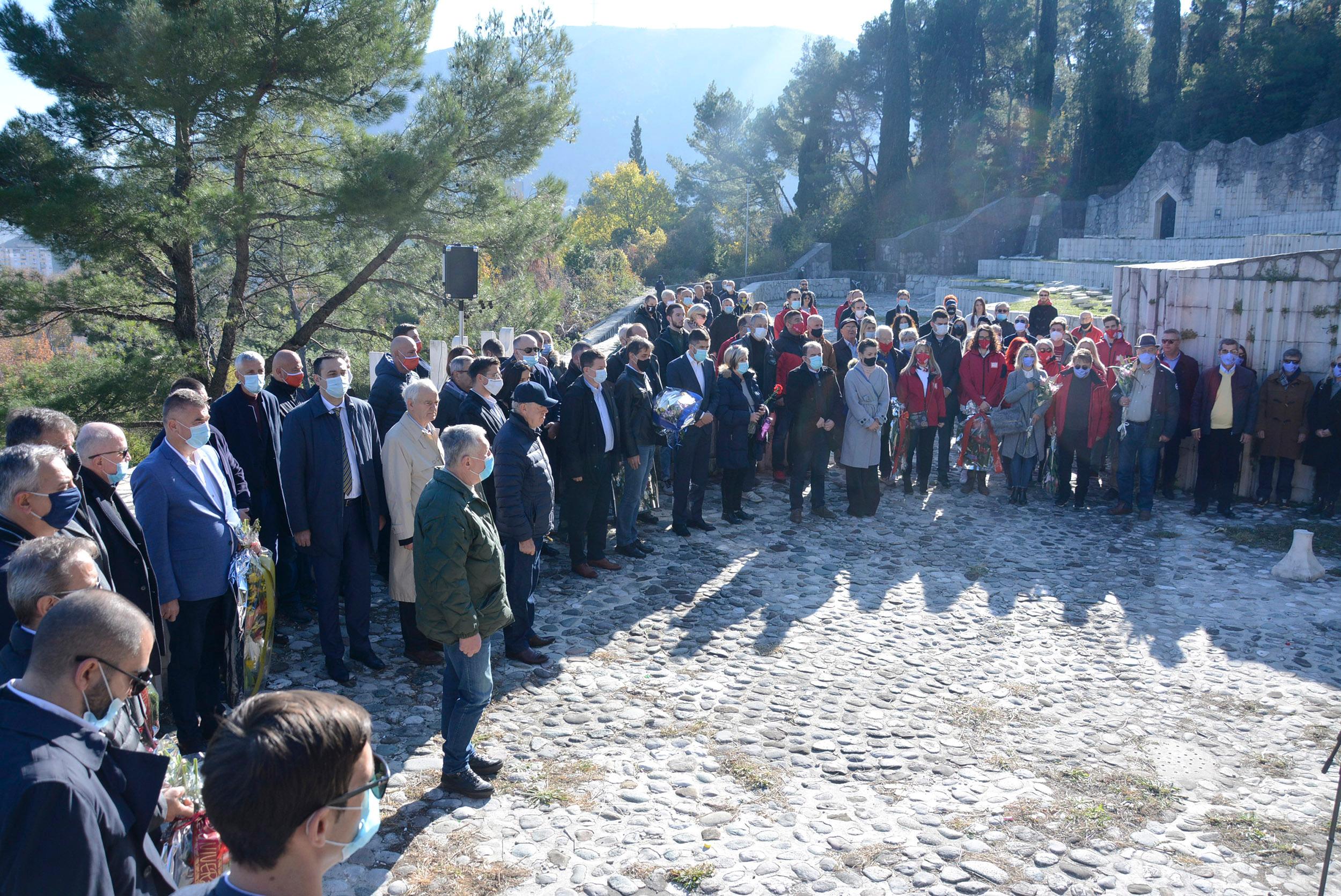 S Partizanskog spomen-groblja u Mostaru poslane poruke mira i zajedništva