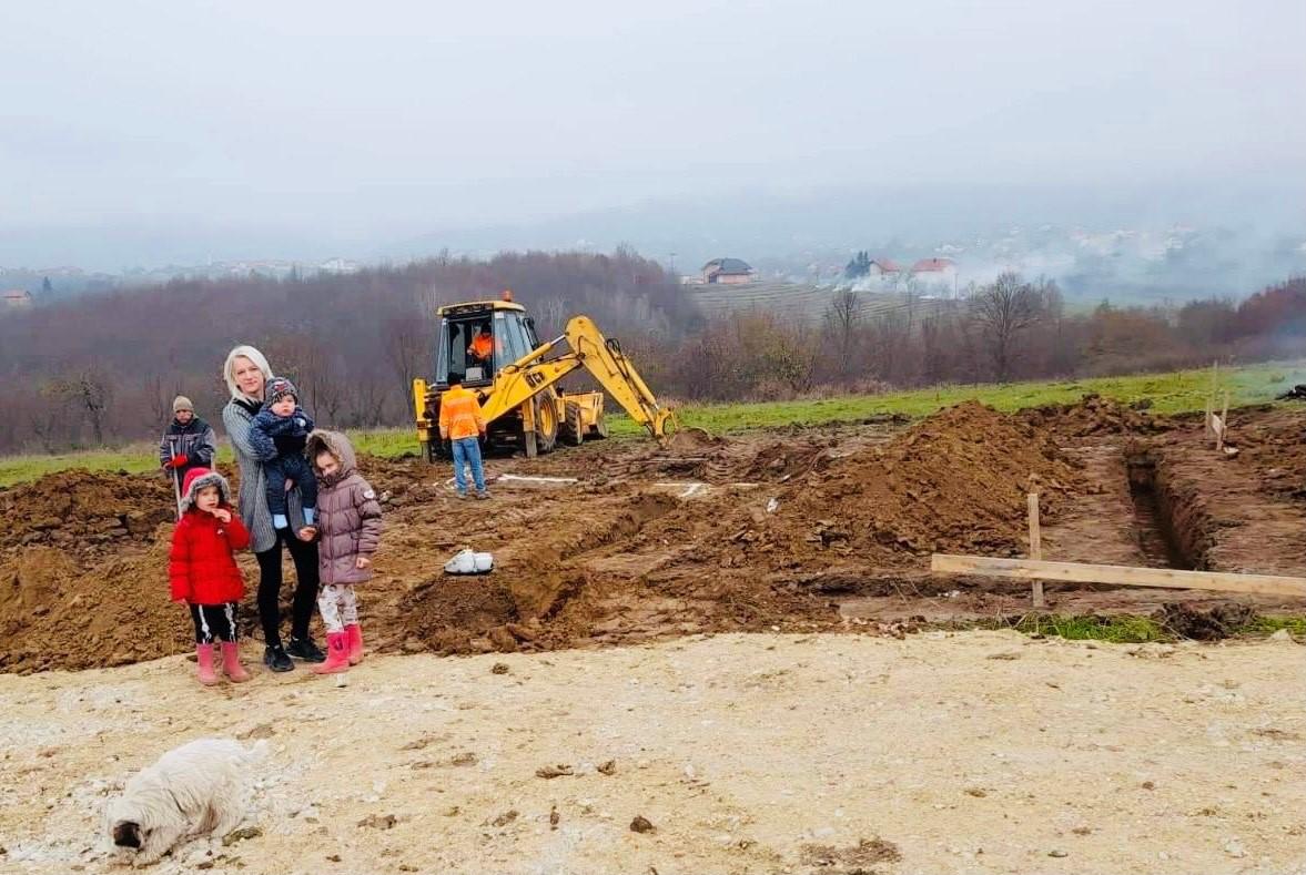 Semina je tražila pomoć kako bi obezbijedila krov nad glavom za svoju djecu - Avaz