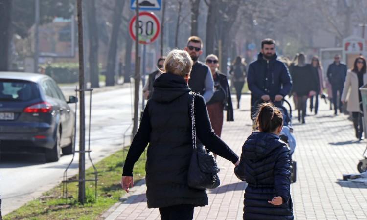 Starije osobe trebale bi unositi 1,2 do 1,6 grama proteina po kilogramu tjelesne težine dnevno - Avaz