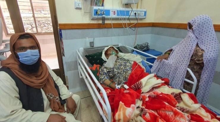 Pakistan suspends staff after oxygen shortage kills Covid patients