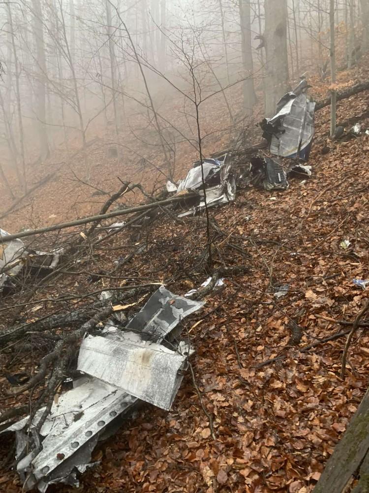 Avion se srušio na nepristupačnom terenu - Avaz