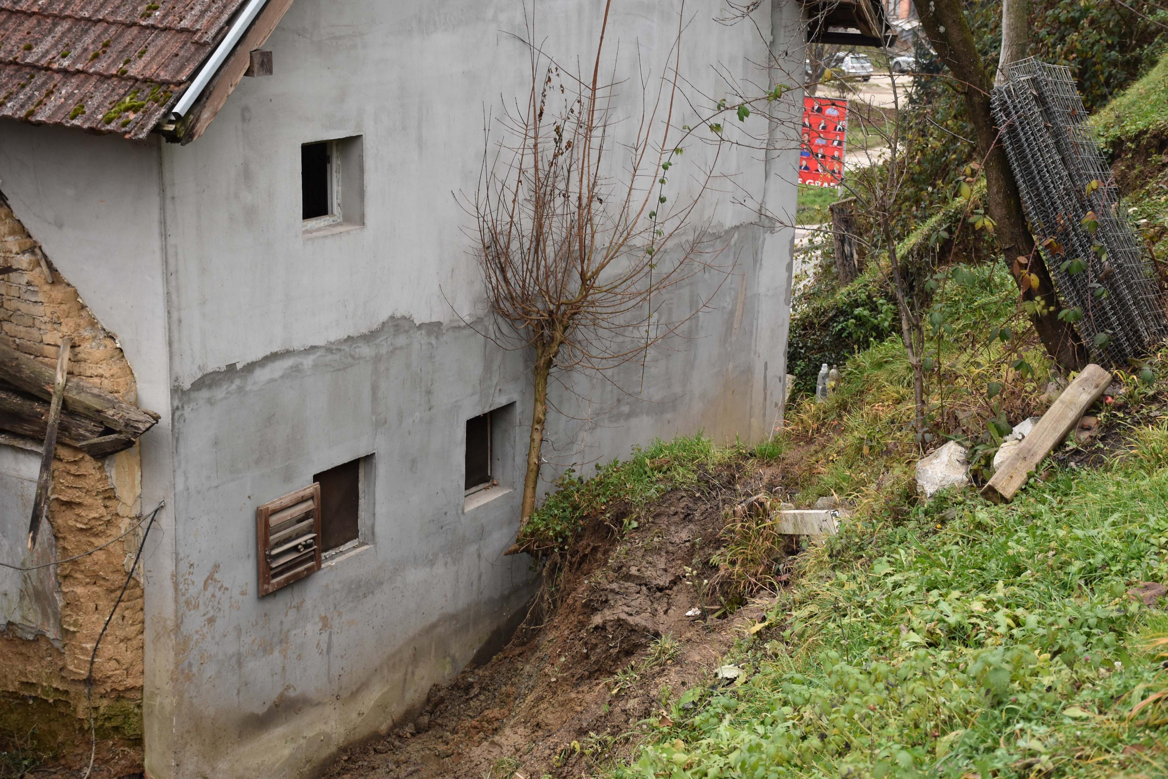 Klizište kod Bećirove kuće - Avaz