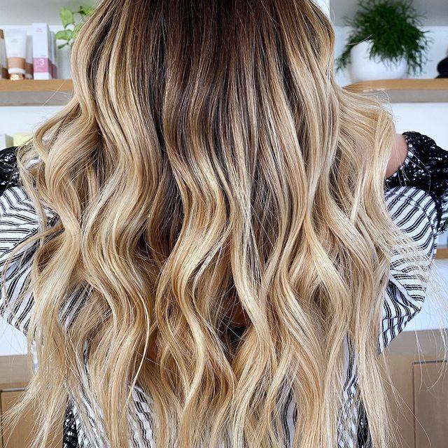 Novi trend u nijansiranju kose: Obrnuti balayage