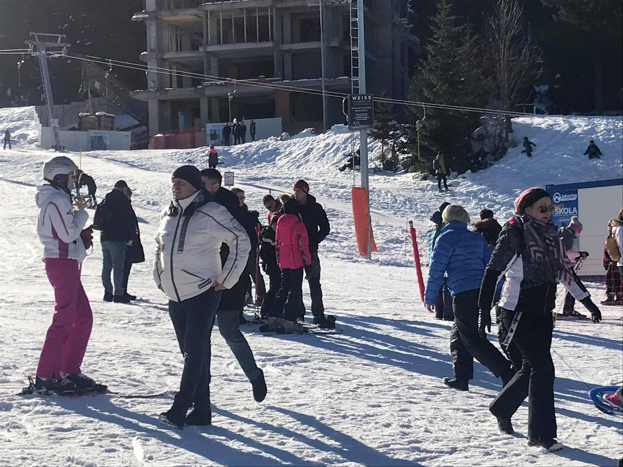 U funkciji su dva šestosjeda Poljice i Ogirijelica te ski-lift sidro Poljice - Avaz