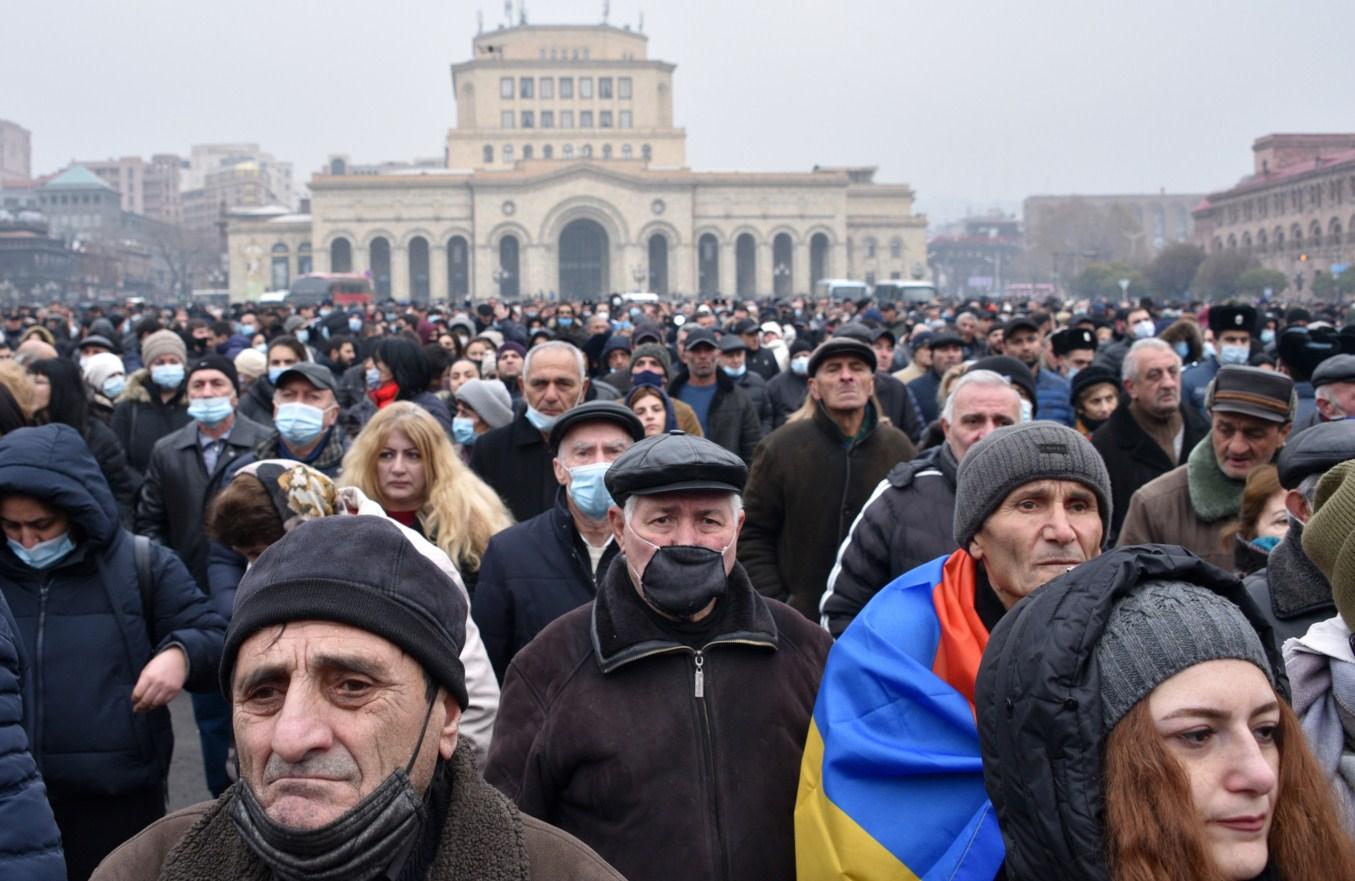 Armenci nastavljaju protestima tražiti ostavku premijera