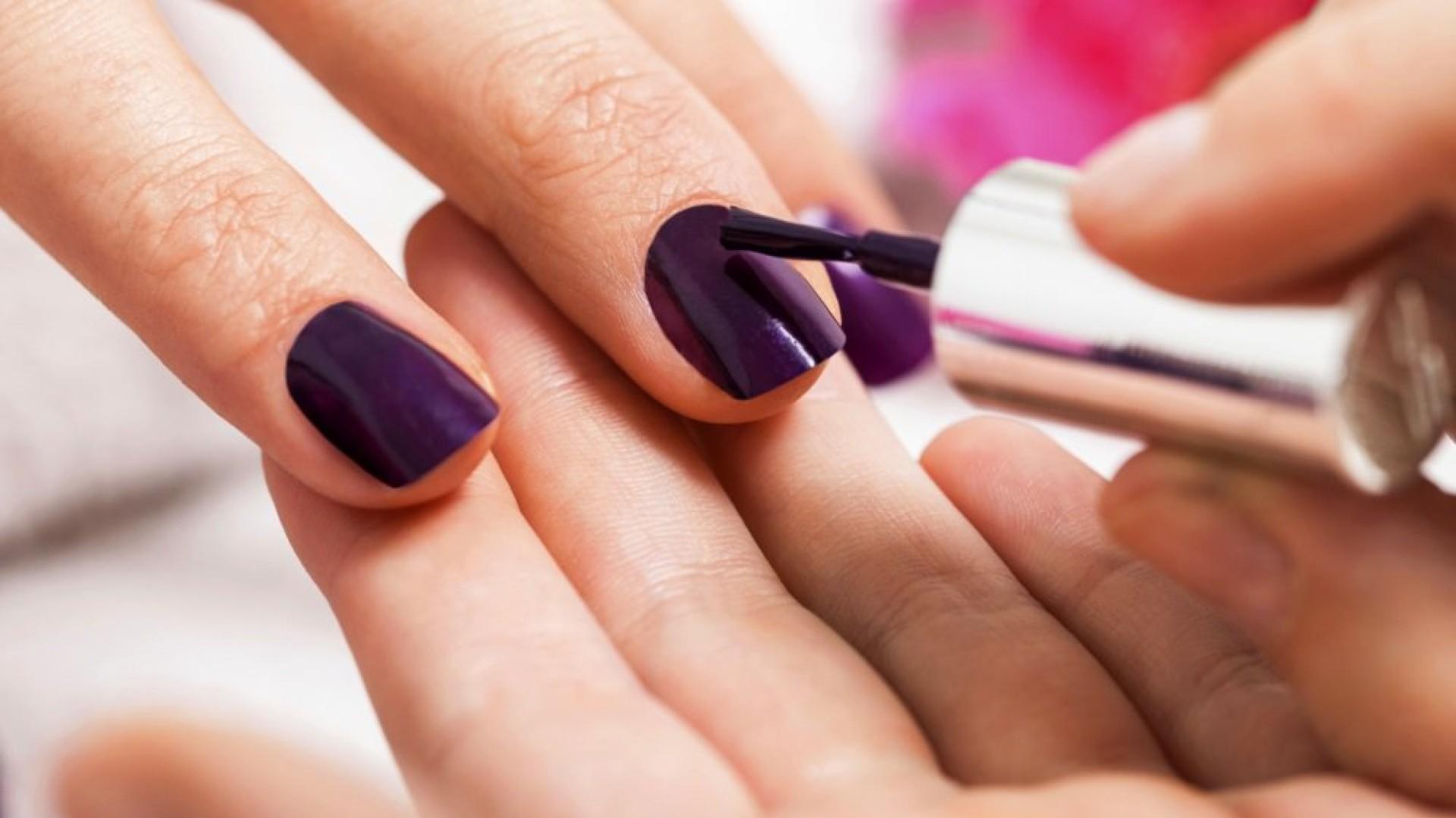 Simpatični nail-art trend: Svaki nokat ima svoju boju i uzorak