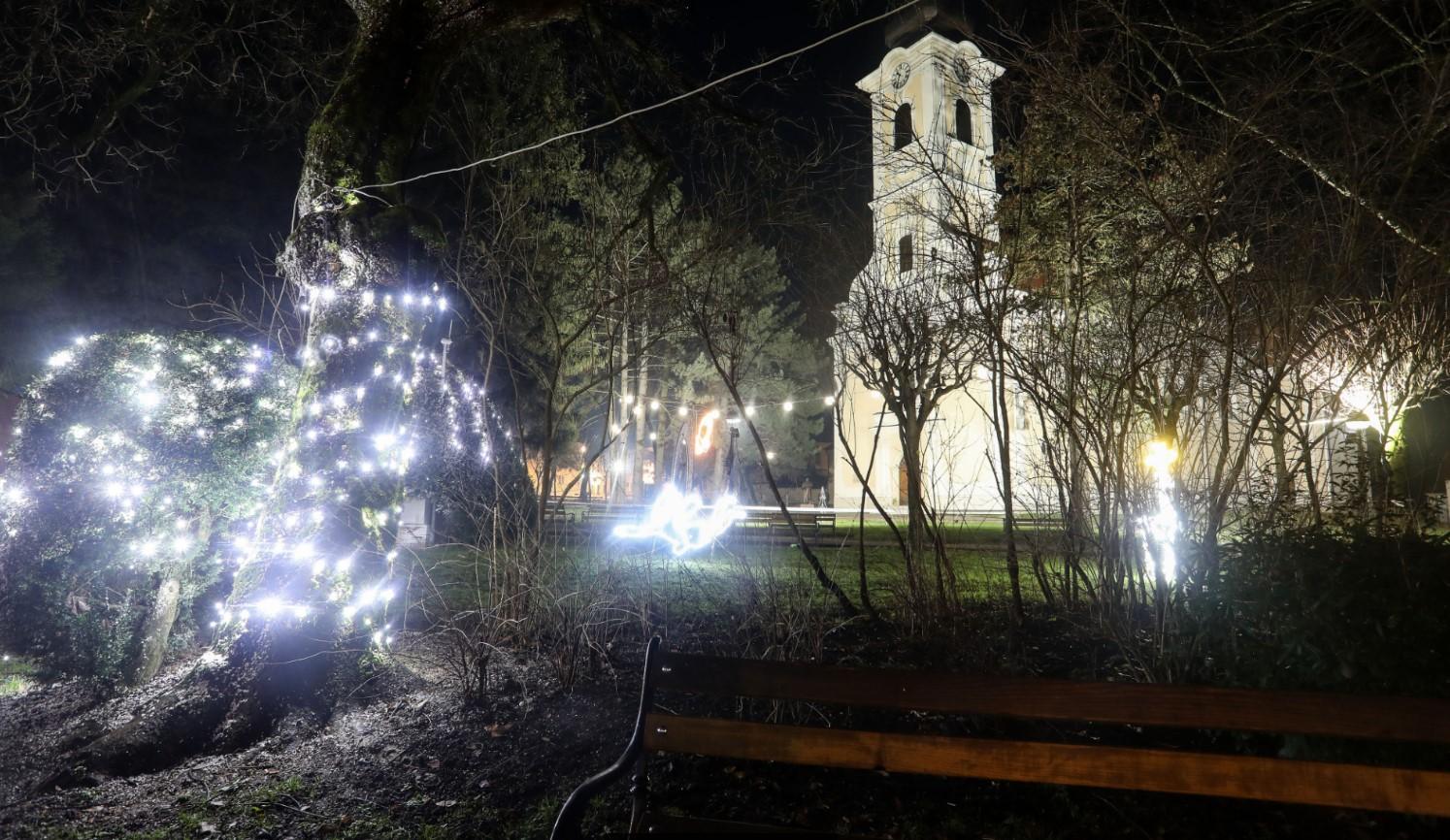 Petrinja u novogodišnjoj noći - Avaz