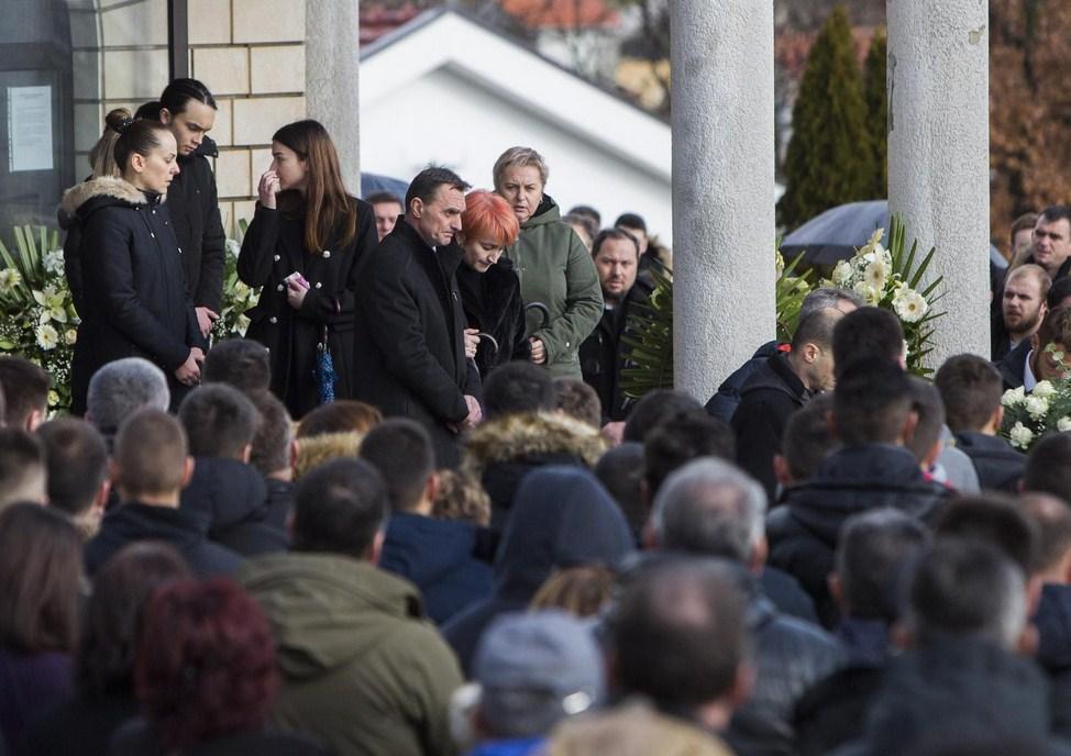 Otac mladića koji je s kobne proslave otišao ranije zbog posla: Bog i planina su ga spasili