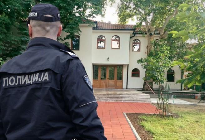 Policajac vršio nuždu u haremu džamije u Novom Pazaru, uslijedila suspenzija