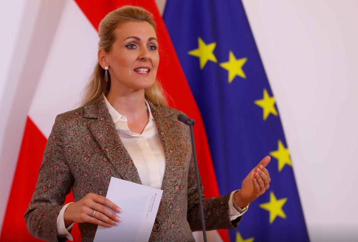 Austrian Family Minister Christine Aschbacher talks to the media during the coronavirus disease (COVID-19) outbreak in Vienna, Austria, June 15, 2020. - Avaz