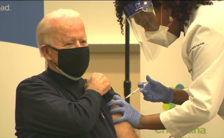 President-elect Joe Biden receives his first dose of the COVID-19 vaccine from nurse practitioner Tabe Mase at Christiana Hospital in Newark, Delaware, on Monday, Dec 21, 2020. - Avaz