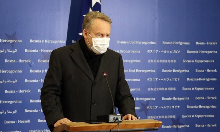 Izetbegović: Vrijeme je da se Vijeće ministara uozbilji, njihovom smjenom bili bismo krivi za totalnu blokadu