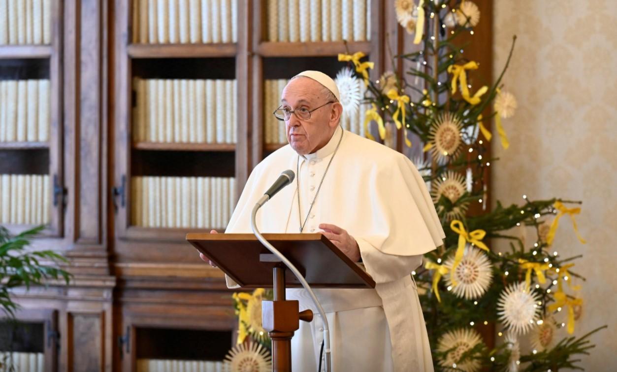 Pope Francis leads the Angelus prayer on Epiphany, amid the coronavirus disease (COVID-19) outbreak, at the Vatican, January 6, 2021. - Avaz