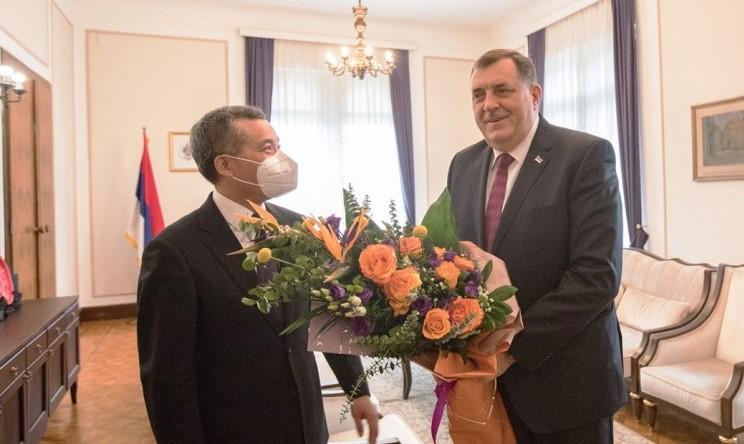 Dodik and Yi Ping talk about the upcoming ‘17+1’ Summit to be held in February