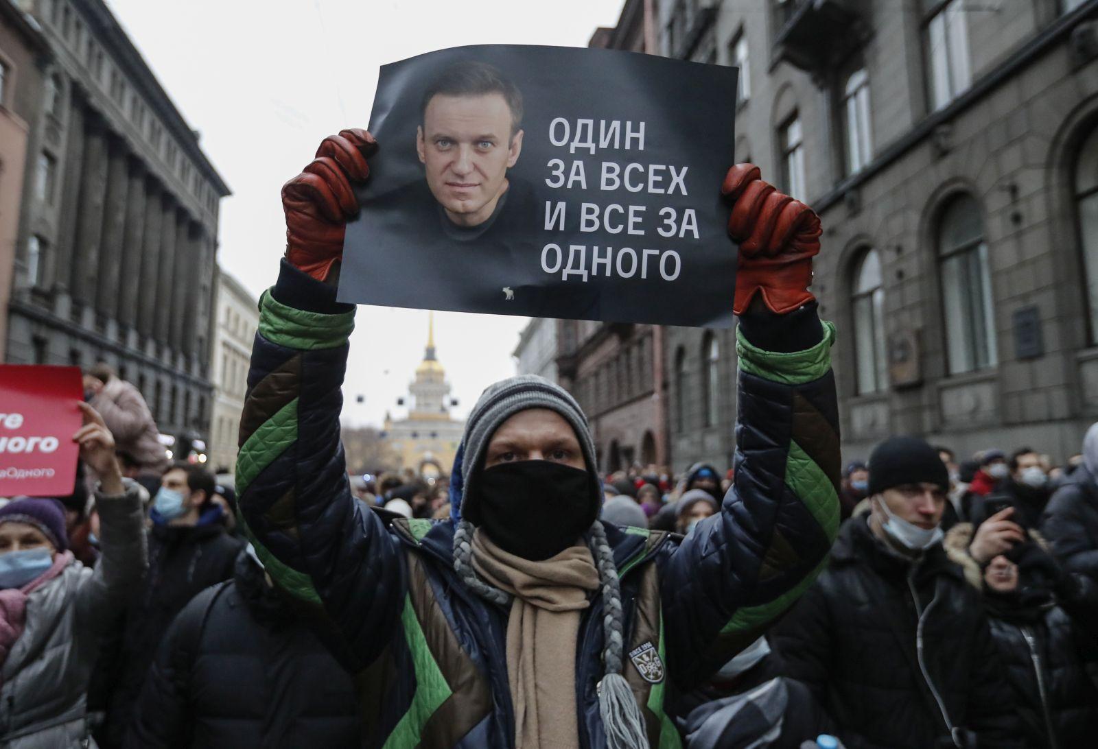 Demonstranti su se pokušali okupiti na dan kada se širom Rusije održavaju demonstracije - Avaz